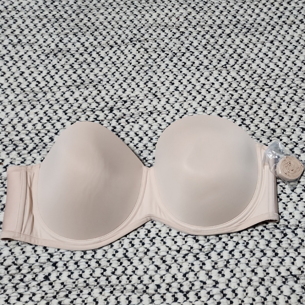 Chic Nude Strapless Bra